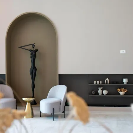 One Presidential Parking Appartement *