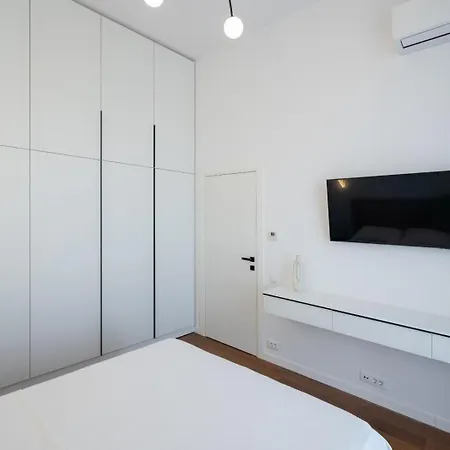 One Presidential Parking דירה בוקרשט