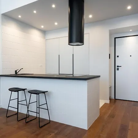 One Presidential Parking * בוקרשט