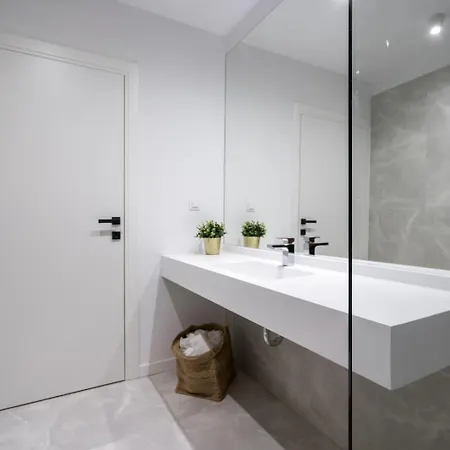 One Presidential Parking דירה בוקרשט