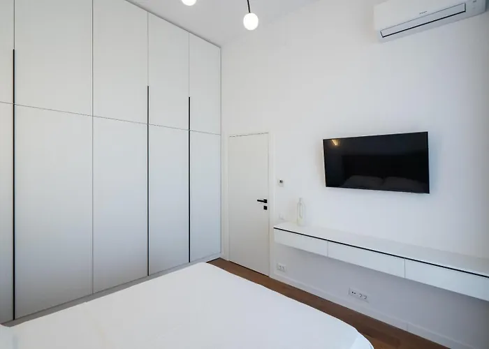 One Presidential Parking アパート ブカレスト